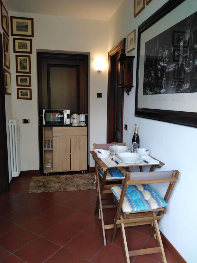 Casa Intignano - Camera Con Bagno E Portico Vista Lago Tremezzo Luaran gambar