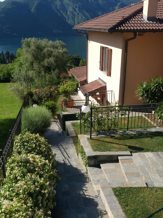 Casa Intignano - Camera Con Bagno E Portico Vista Lago Tremezzo Luaran gambar