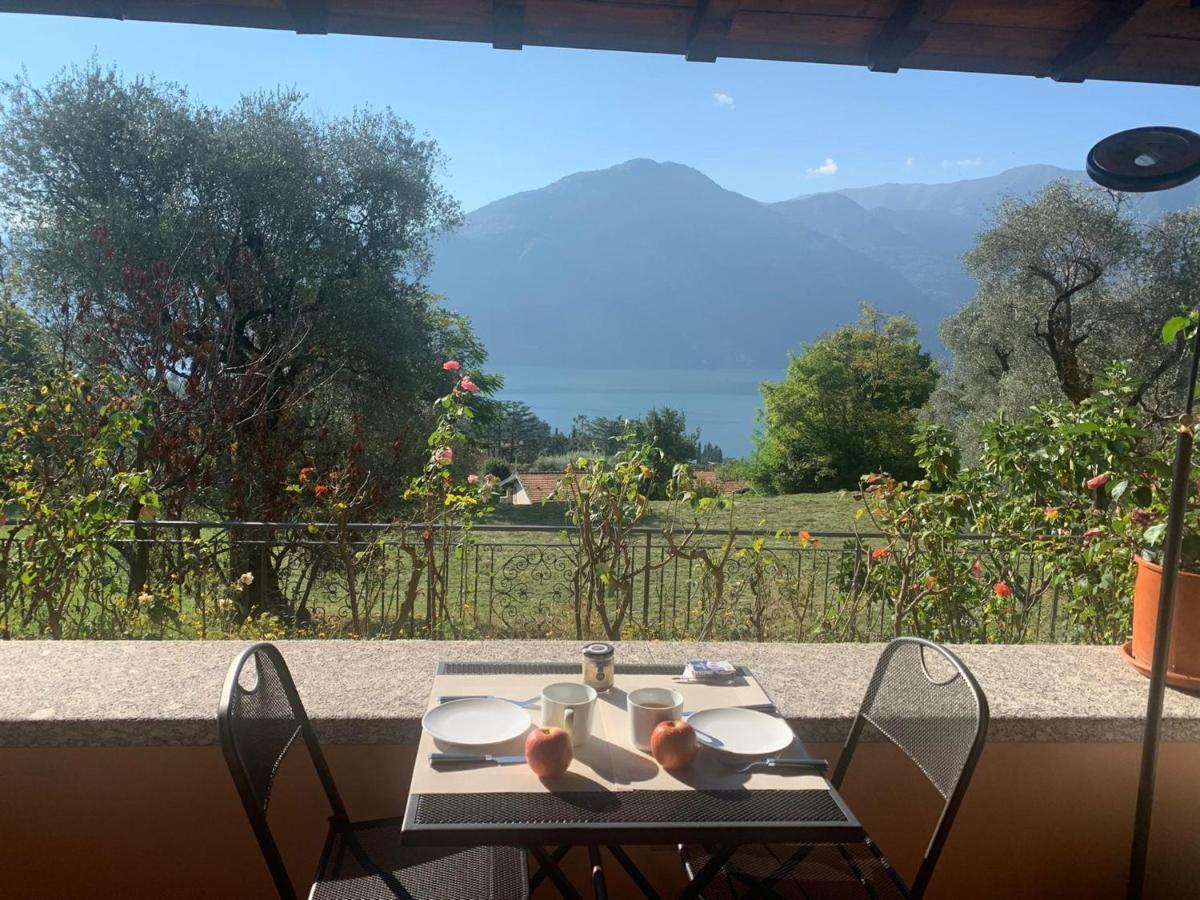 Casa Intignano - Camera Con Bagno E Portico Vista Lago Tremezzo Luaran gambar