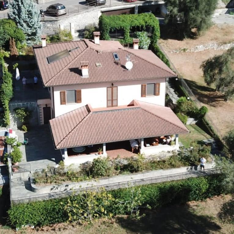 Casa Intignano - Camera Con Bagno E Portico Vista Lago Tremezzo Luaran gambar