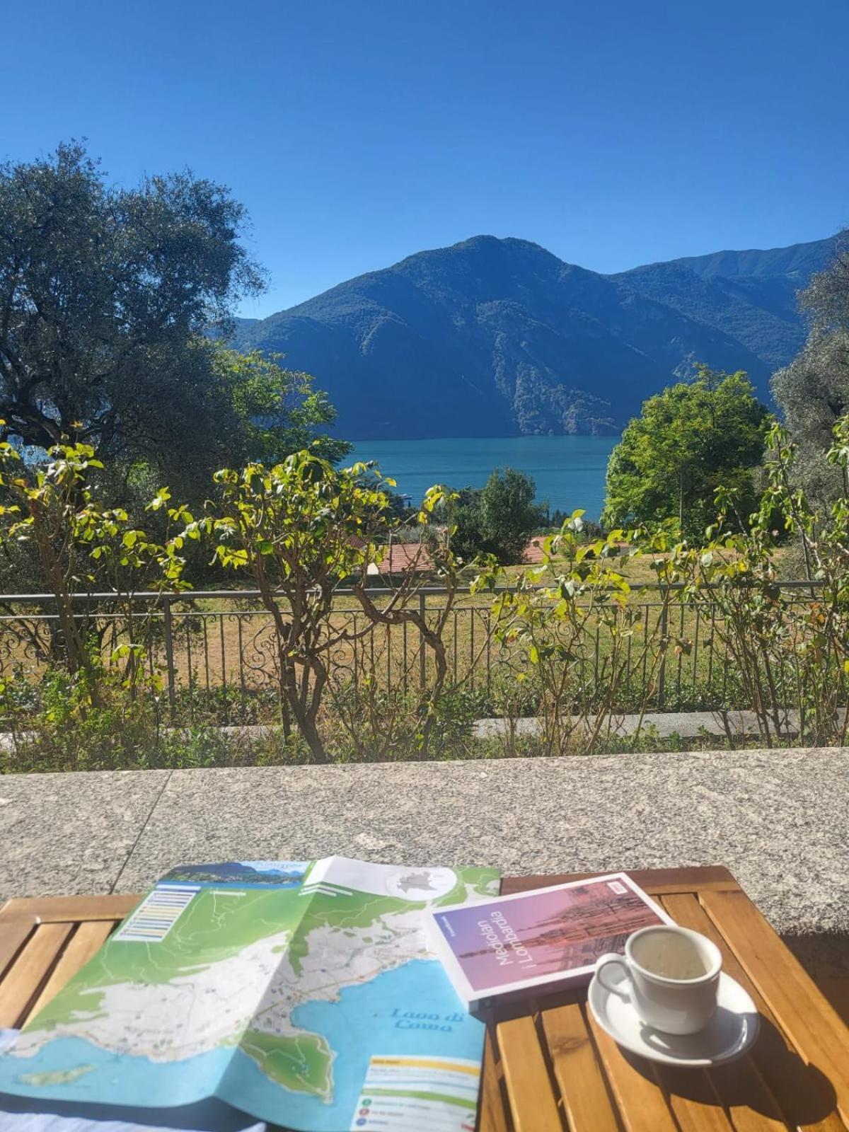 Casa Intignano - Camera Con Bagno E Portico Vista Lago Tremezzo Luaran gambar