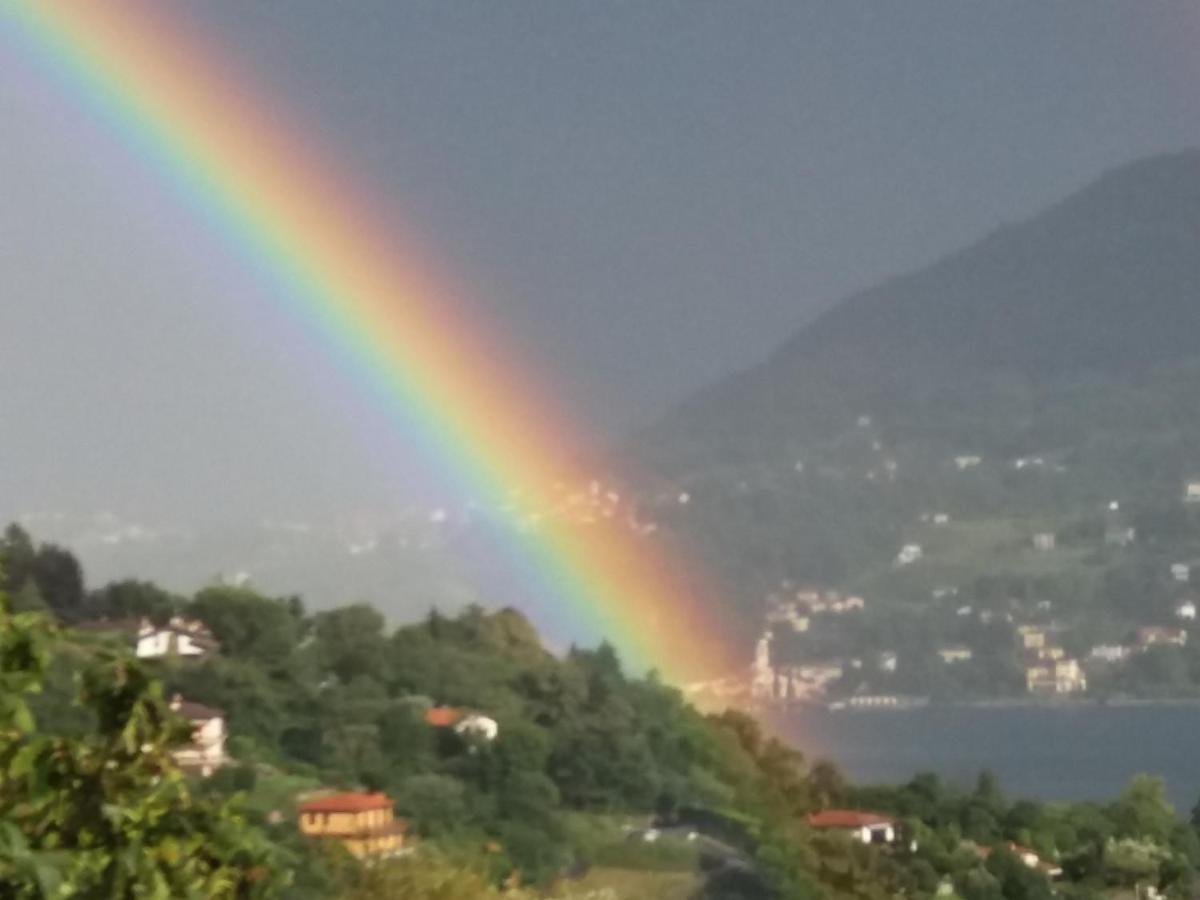 Casa Intignano - Camera Con Bagno E Portico Vista Lago Tremezzo Luaran gambar