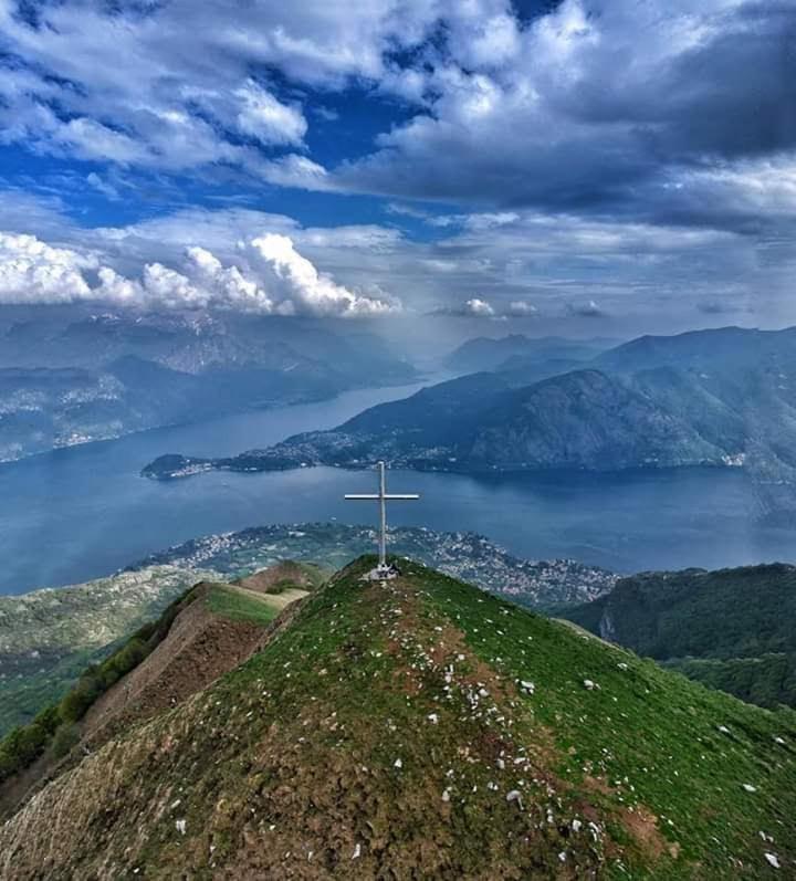 Casa Intignano - Camera Con Bagno E Portico Vista Lago Tremezzo Luaran gambar