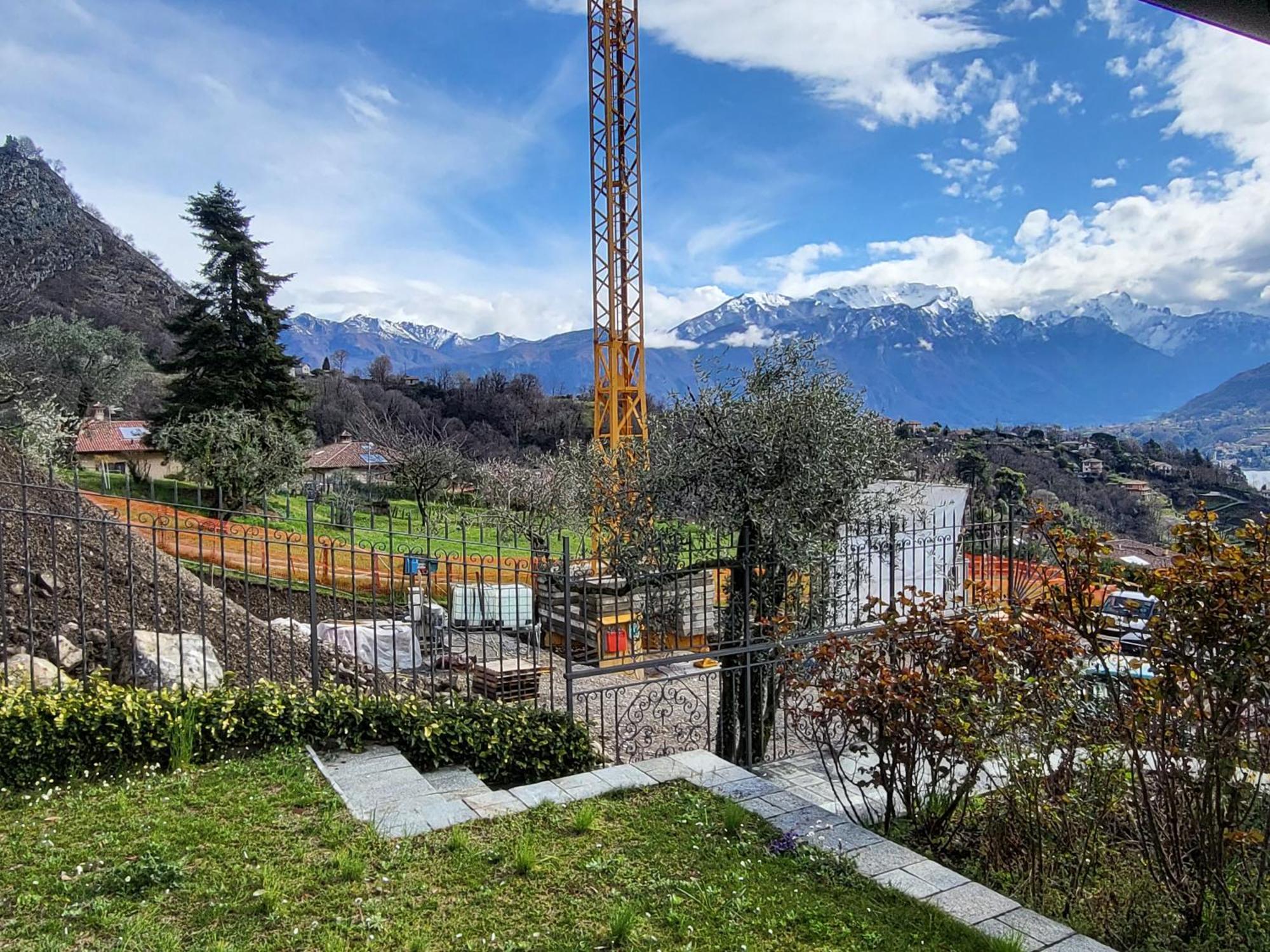 Casa Intignano - Camera Con Bagno E Portico Vista Lago Tremezzo Luaran gambar